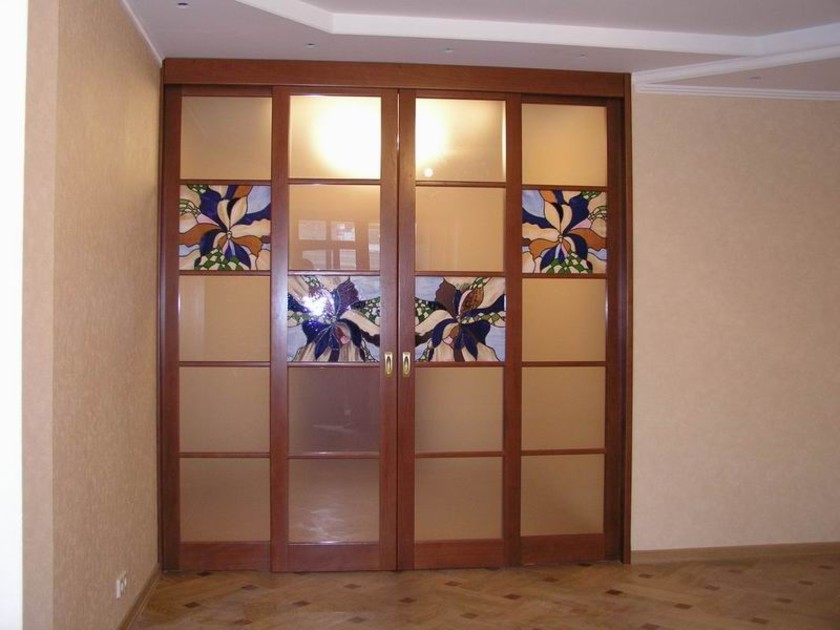 Перегородка с цветными стеклянными вставками Прокопьевск