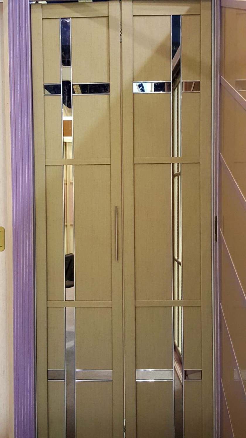 Двери гармошка шпонированные с зеркальным декором Прокопьевск