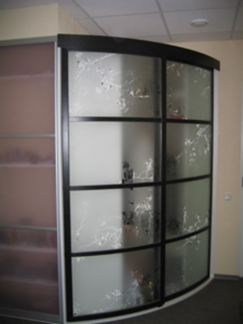 Шкаф купе радиусный с рисунком на стекле Прокопьевск